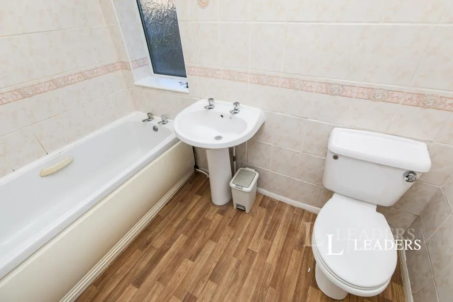 Harrogate Crescent, Derby, DE21, photo 11