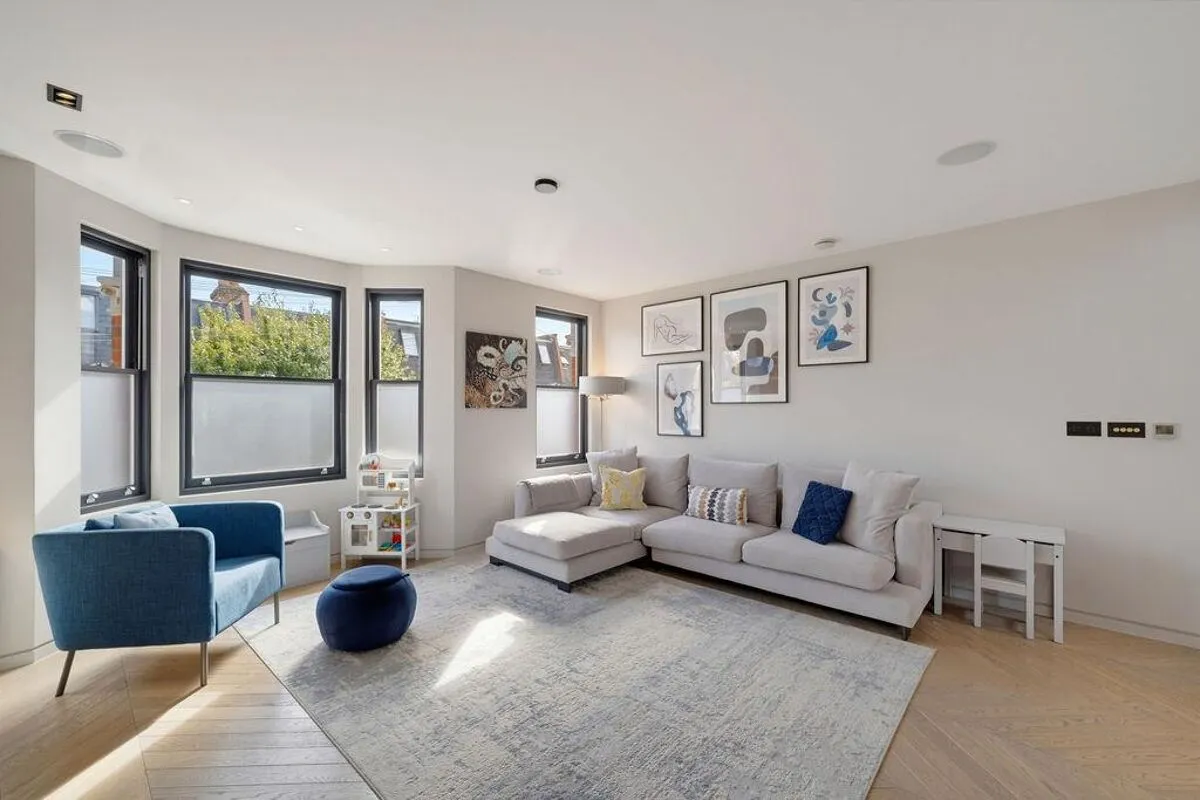 Queensmill Road, London, SW6, photo 2