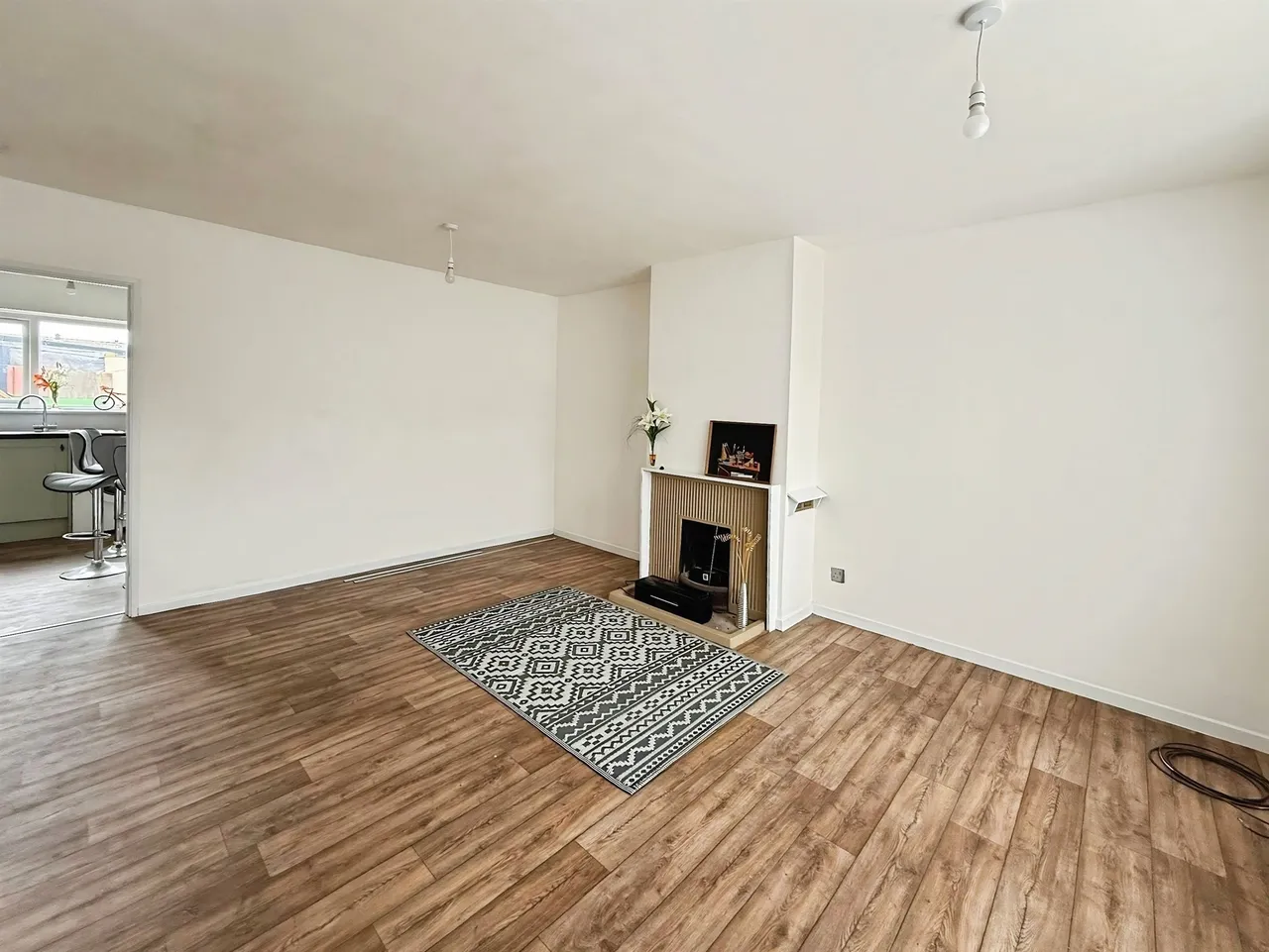 Barbury Close, Swindon, SN25, photo 3