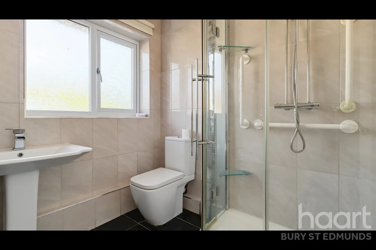 Lambourne Close, Bury St Edmunds, IP32, photo 6