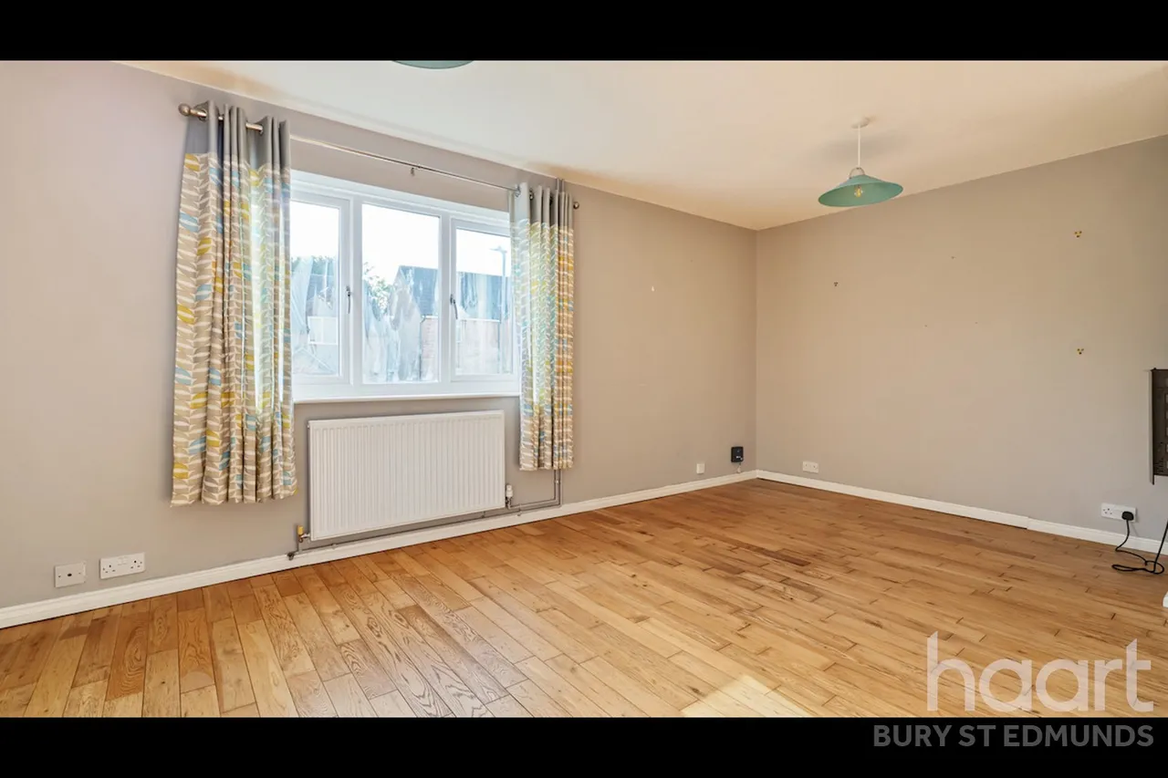 Lambourne Close, Bury St Edmunds, IP32, photo 3