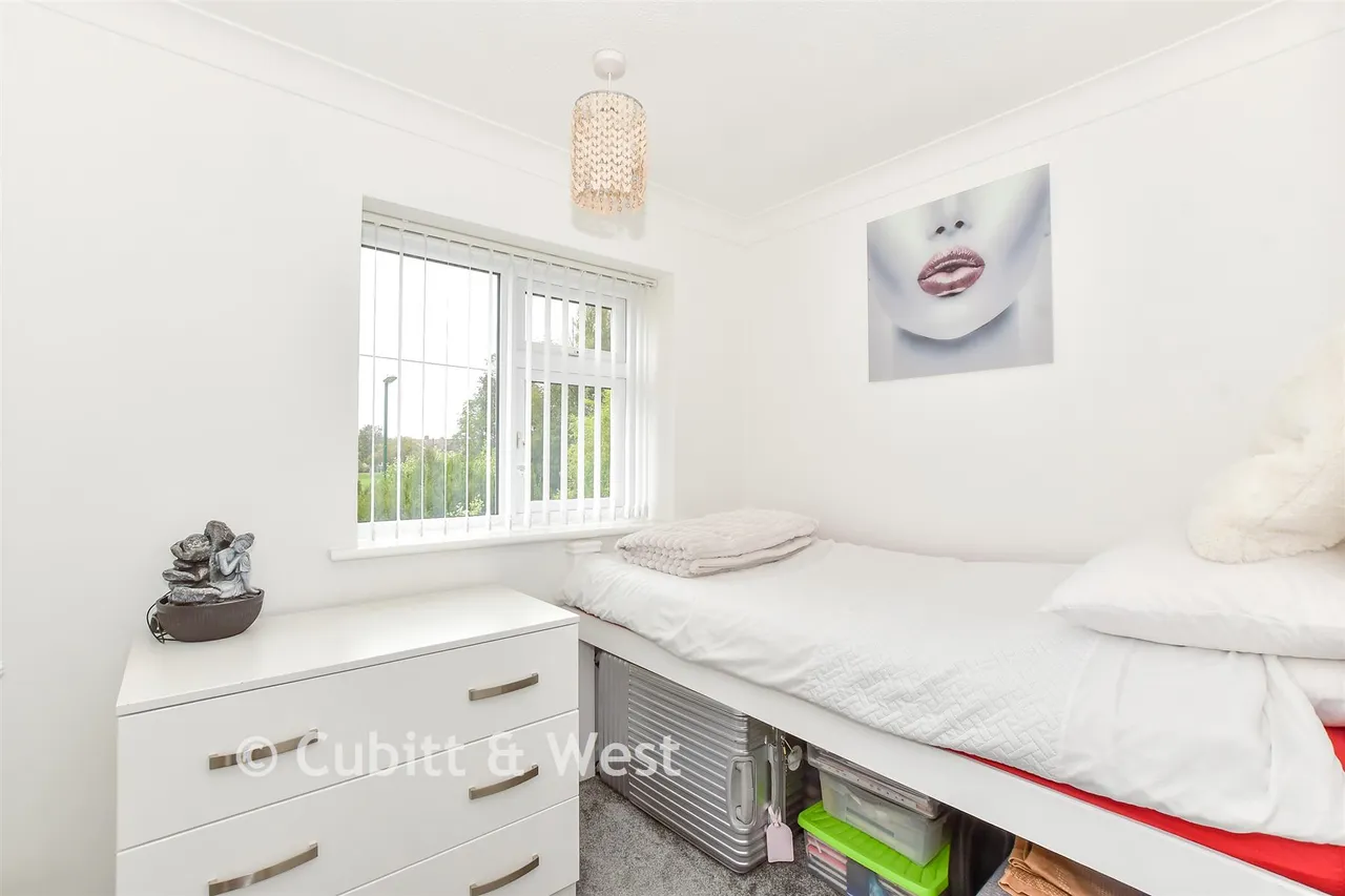 Queens Field Walk, Bognor Regis, PO21, photo 13