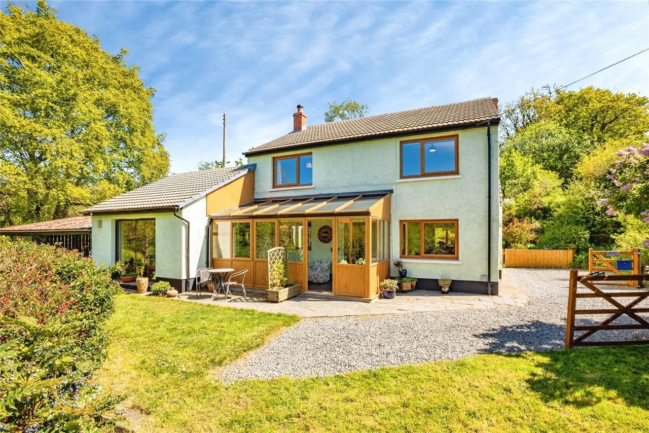3 bed house for sale, Llandygwydd, Cardigan, SA43