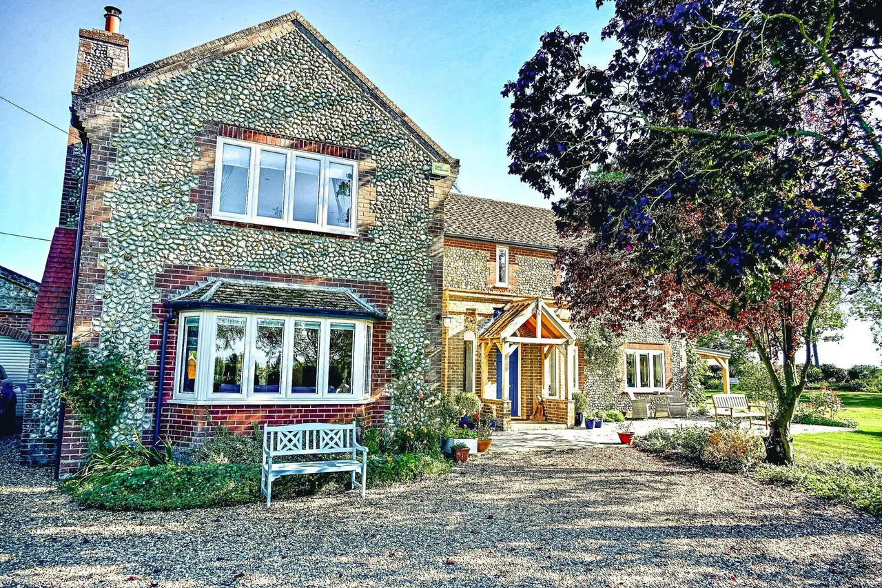 5 bed house for sale, An Exceptional Country Home in Hindri