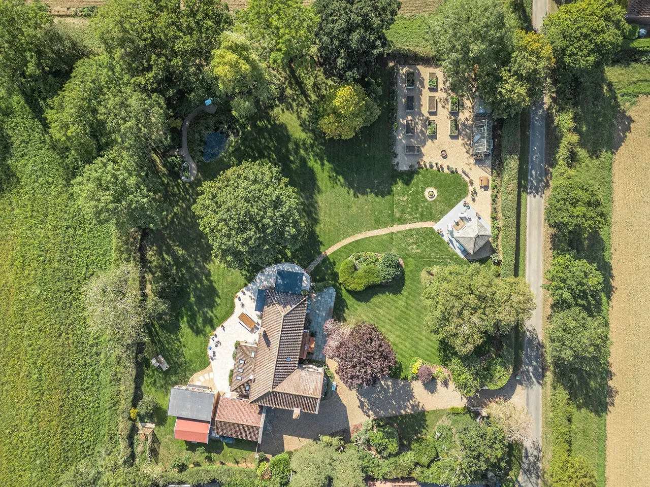 An Exceptional Country Home in Hindri, photo 14