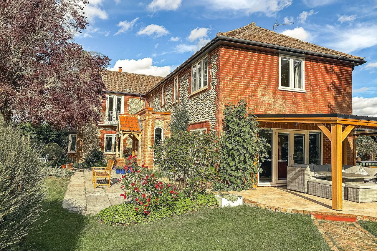 An Exceptional Country Home in Hindri, photo 18