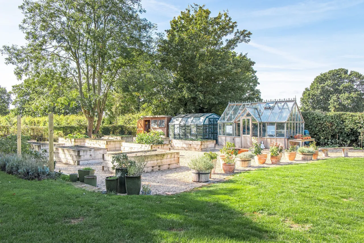 An Exceptional Country Home in Hindri, photo 20
