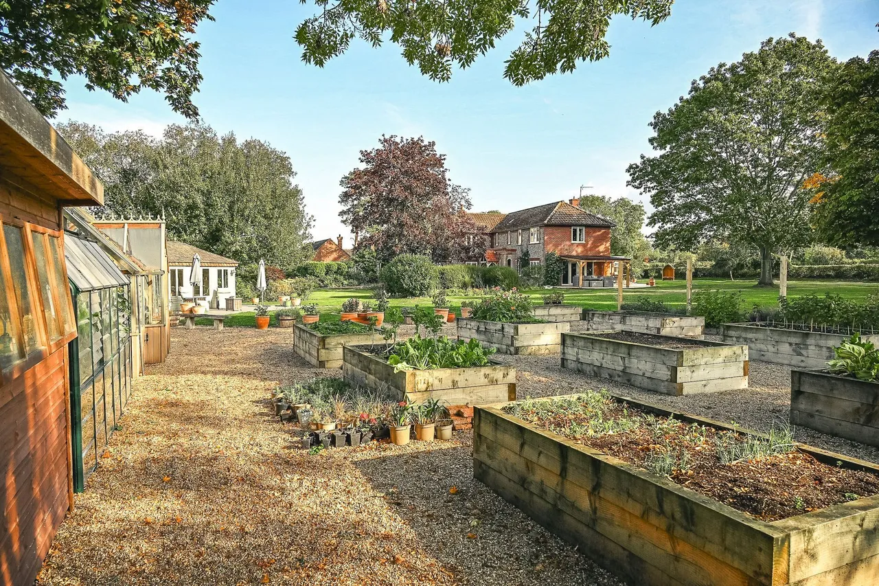 An Exceptional Country Home in Hindri, photo 16