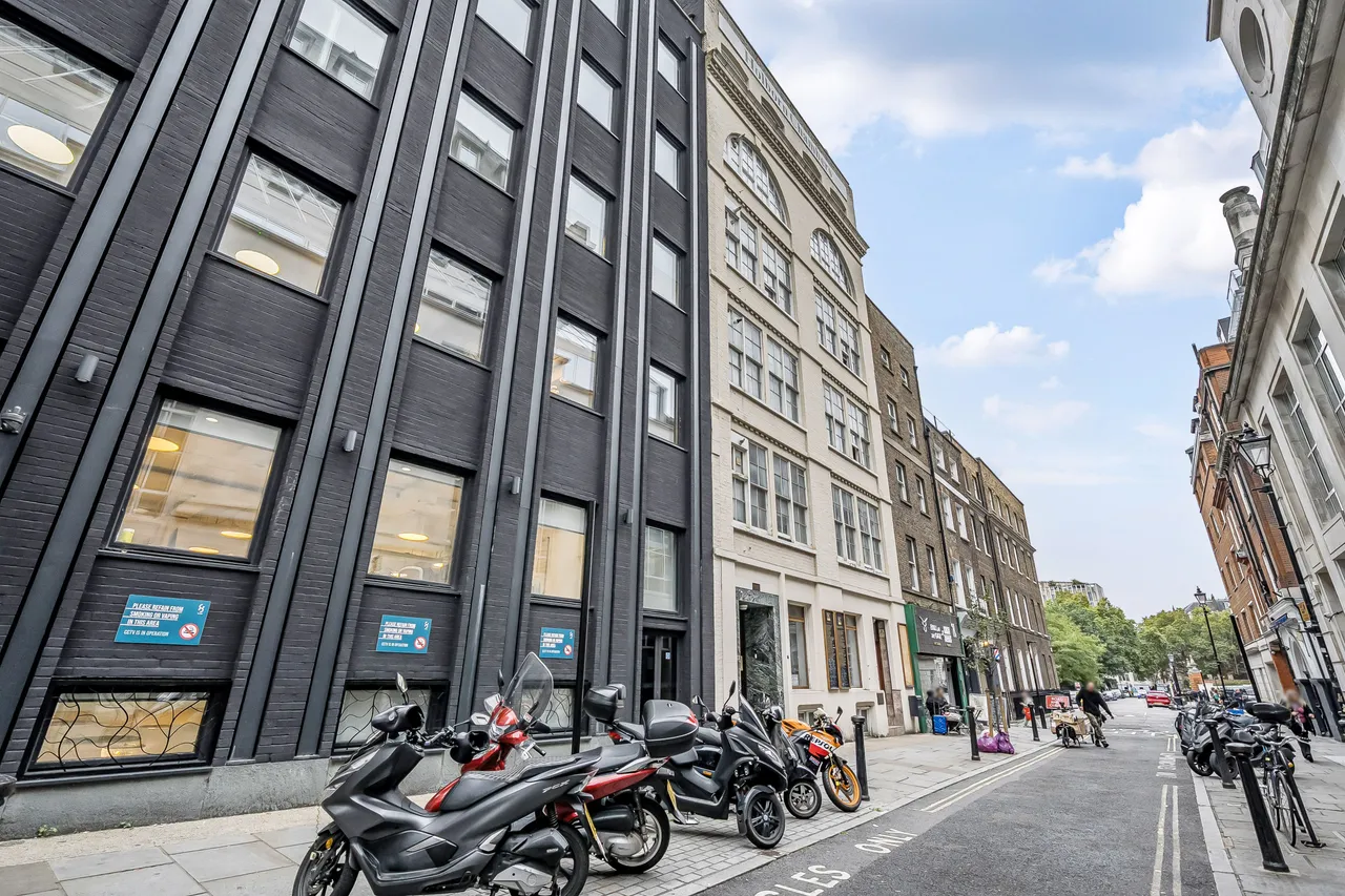 Third Floor Flat, 6 Gate Street, London, photo 8