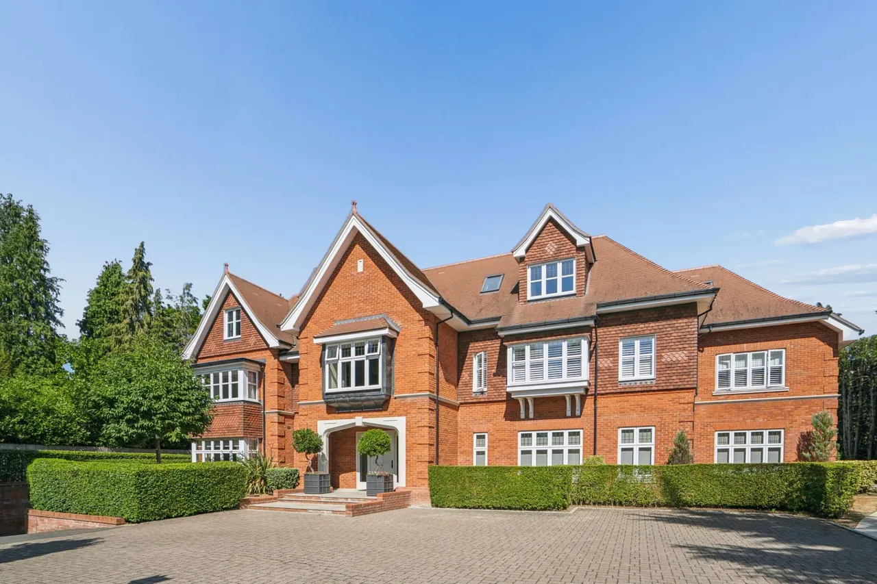 3 bed flat for sale — Penn Road, Beaconsfield, HP9