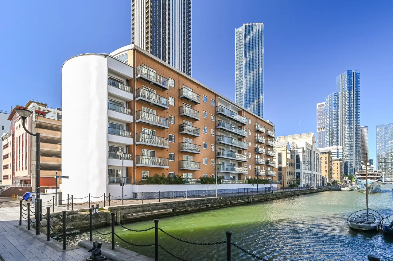1 Antilles Bay Apartments, 3 Lawn House Close, London, photo 12