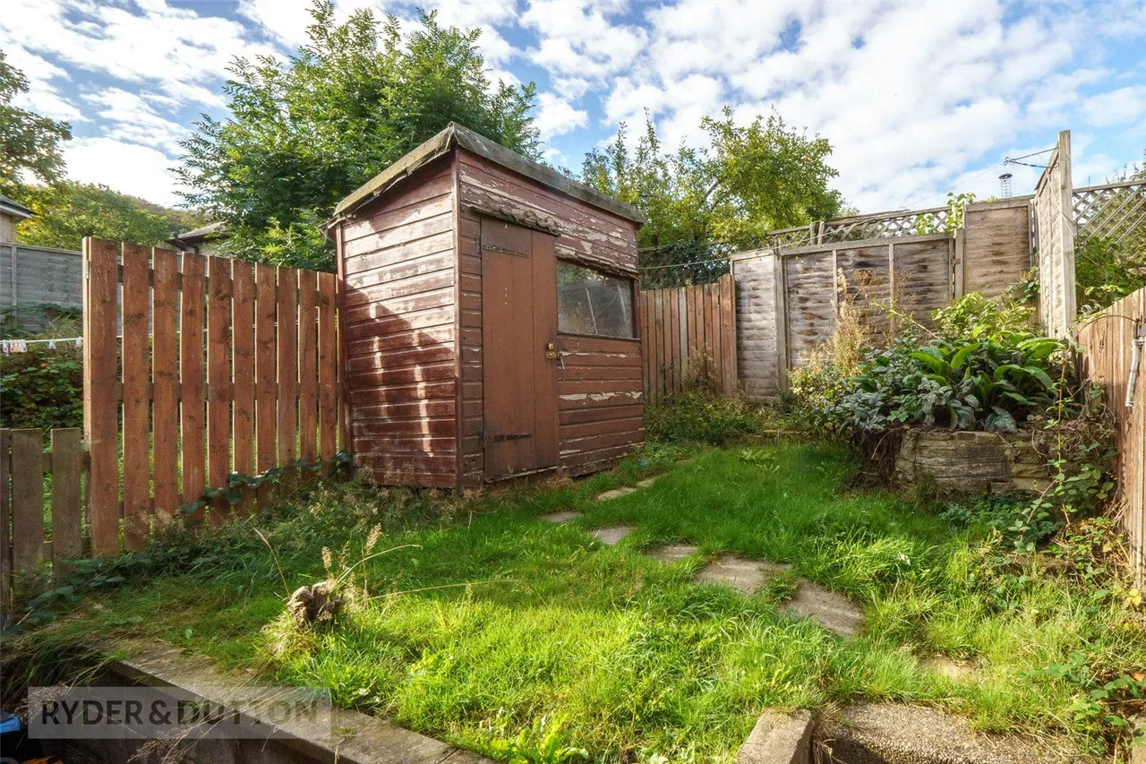Wood Lane, Newsome, HD4, photo 13