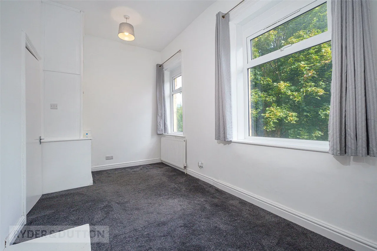 Wood Lane, Newsome, HD4, photo 9