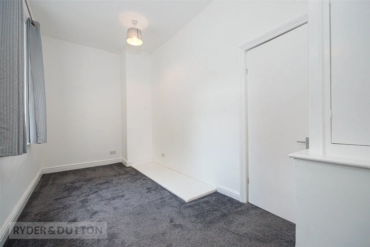 Wood Lane, Newsome, HD4, photo 10