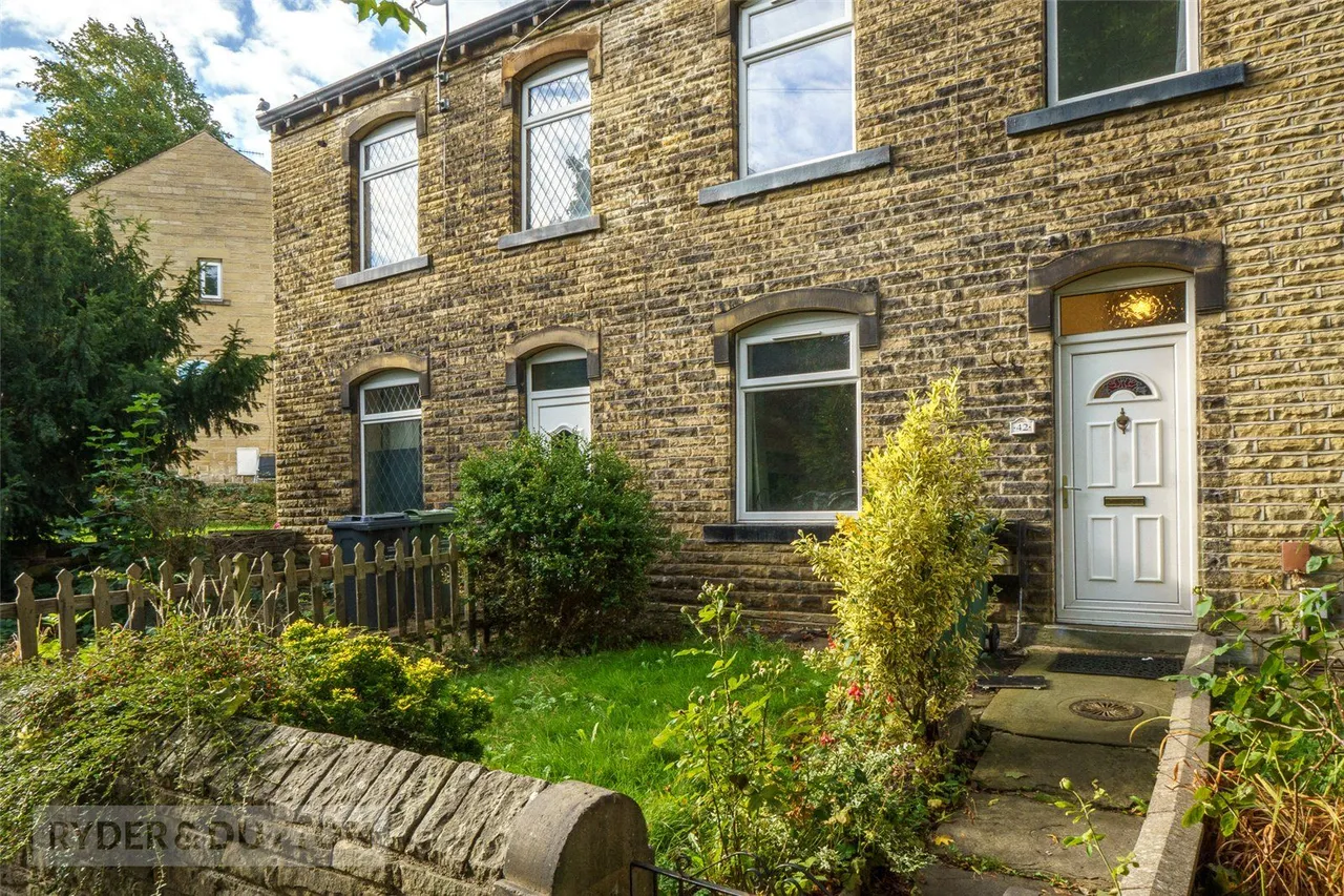 2 bed house for sale, Wood Lane, Newsome, HD4