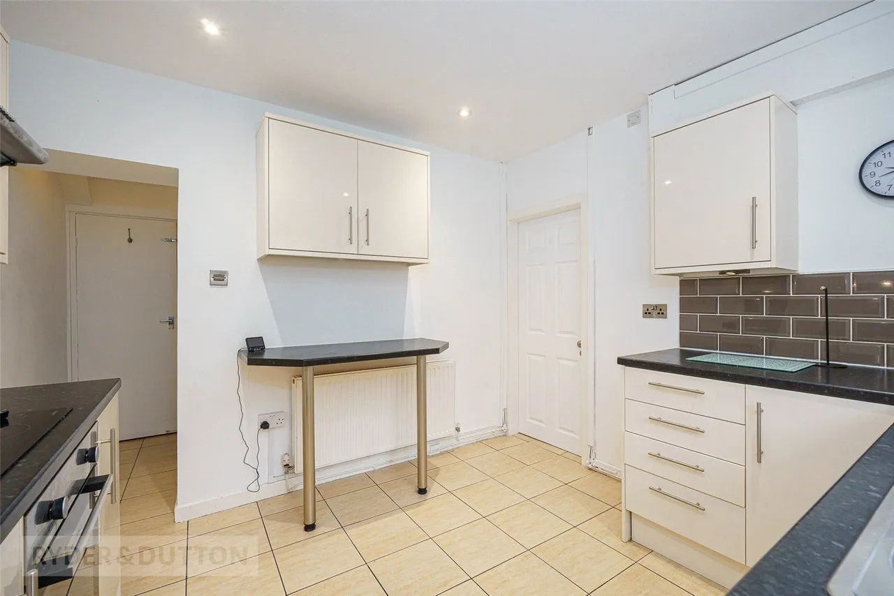 Wood Lane, Newsome, HD4, photo 7