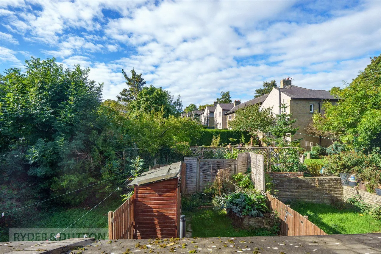 Wood Lane, Newsome, HD4, photo 14
