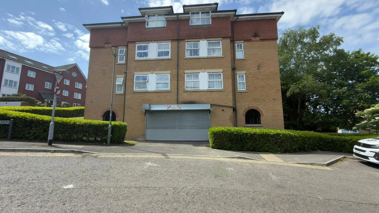 Chapel Road, Redhill, RH1, photo 17