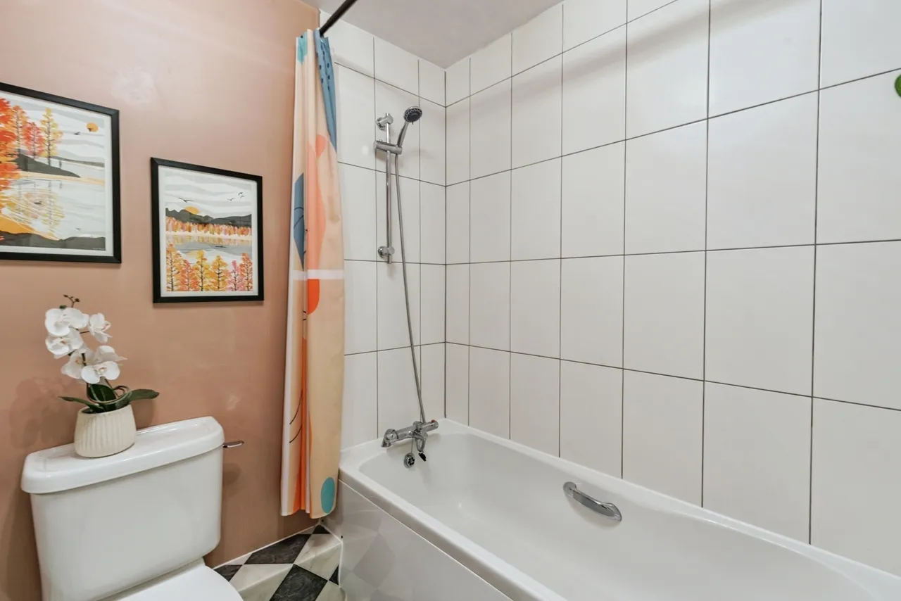 Chapel Road, Redhill, RH1, photo 12