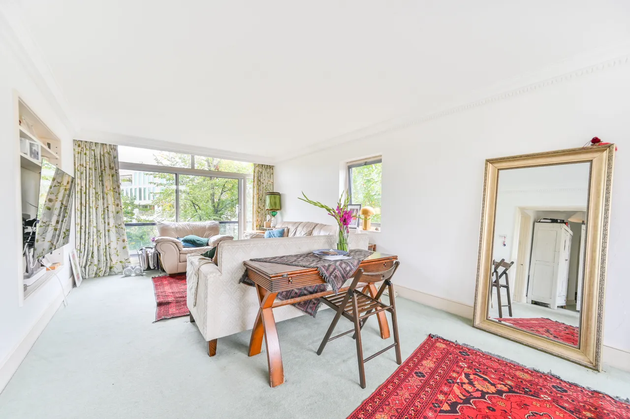 3 bed flat for sale — 45 Park Close, Ilchester Place, London