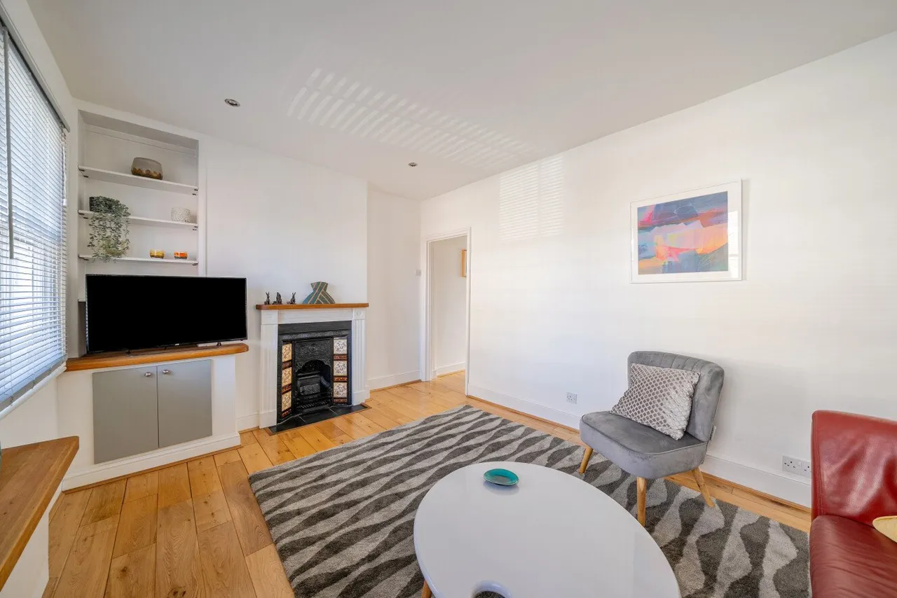 2 bed house for sale, Chatham Road, Battersea, SW11