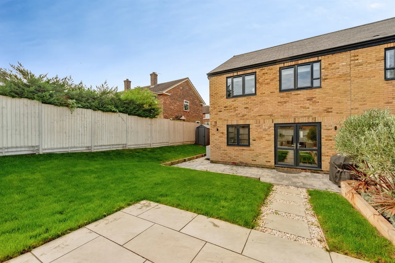 Mansfield Drive, Merstham, RH1, photo 17