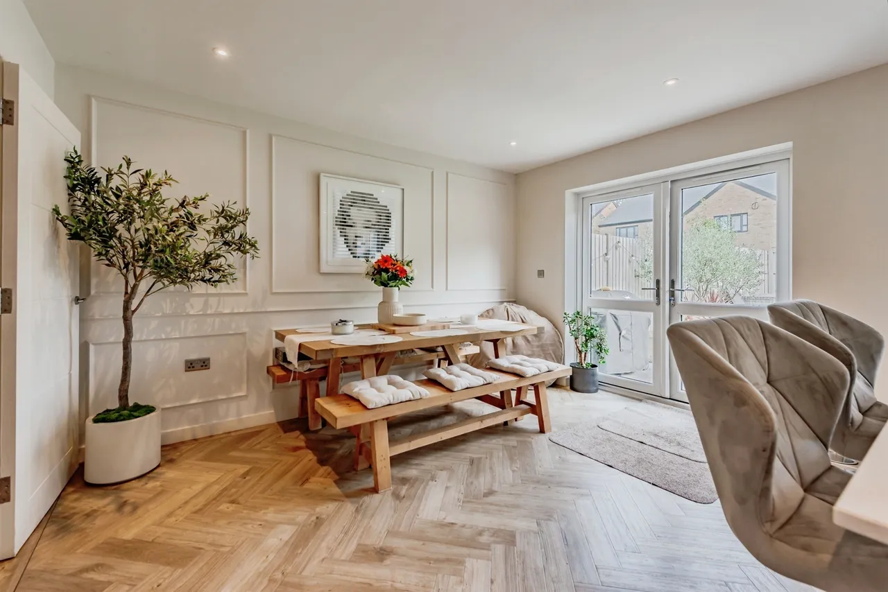3 bed house for sale, Mansfield Drive, Merstham, RH1