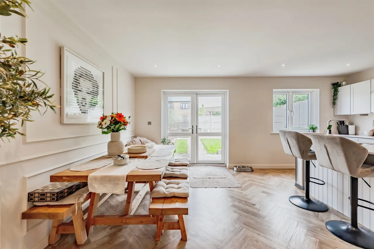 Mansfield Drive, Merstham, RH1, photo 5