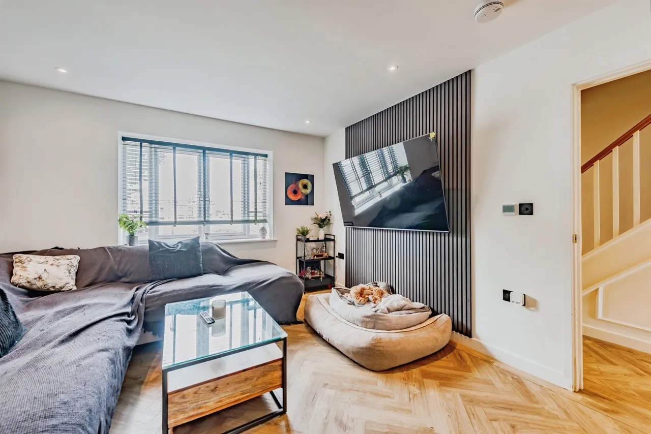 Mansfield Drive, Merstham, RH1, photo 6