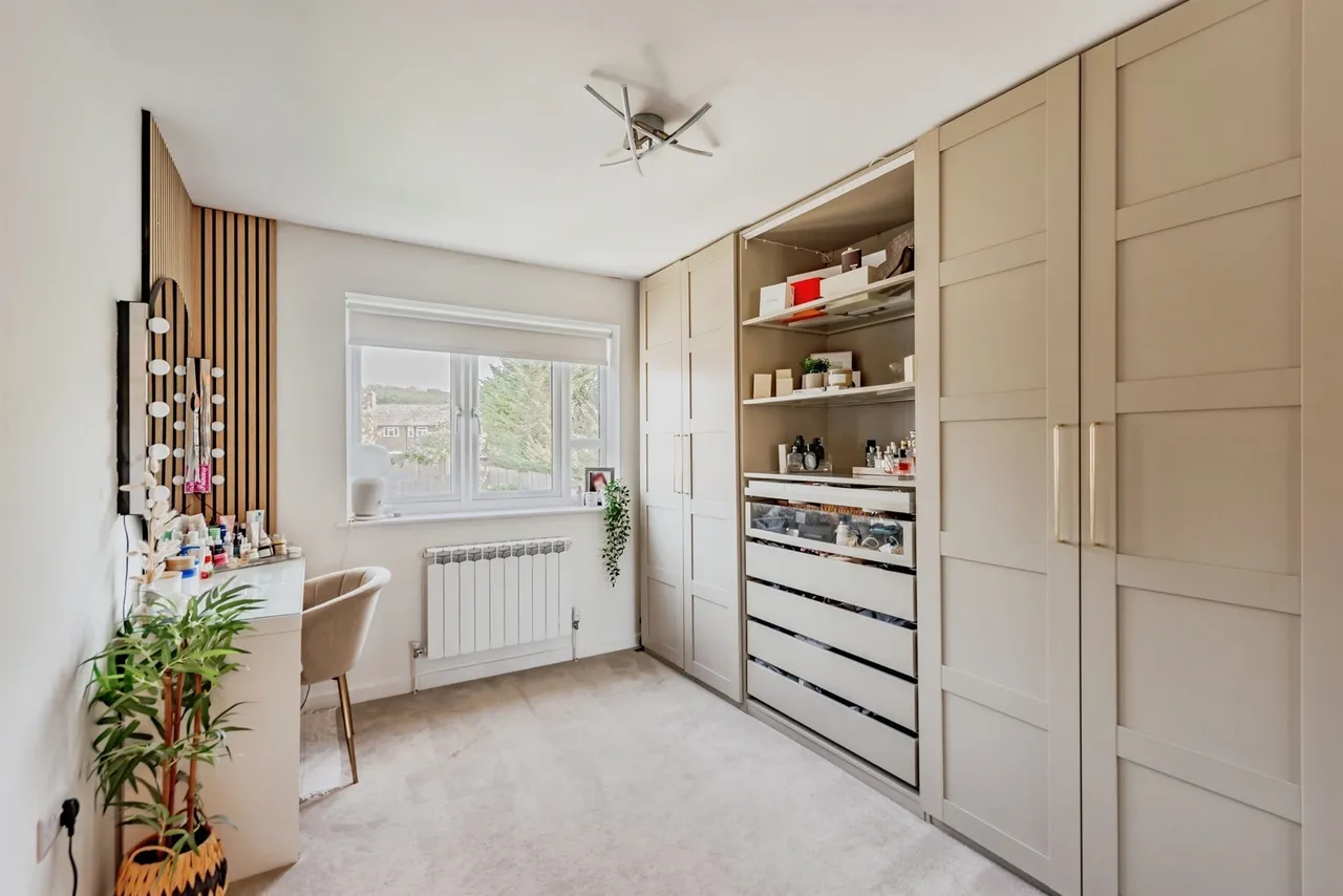 Mansfield Drive, Merstham, RH1, photo 12