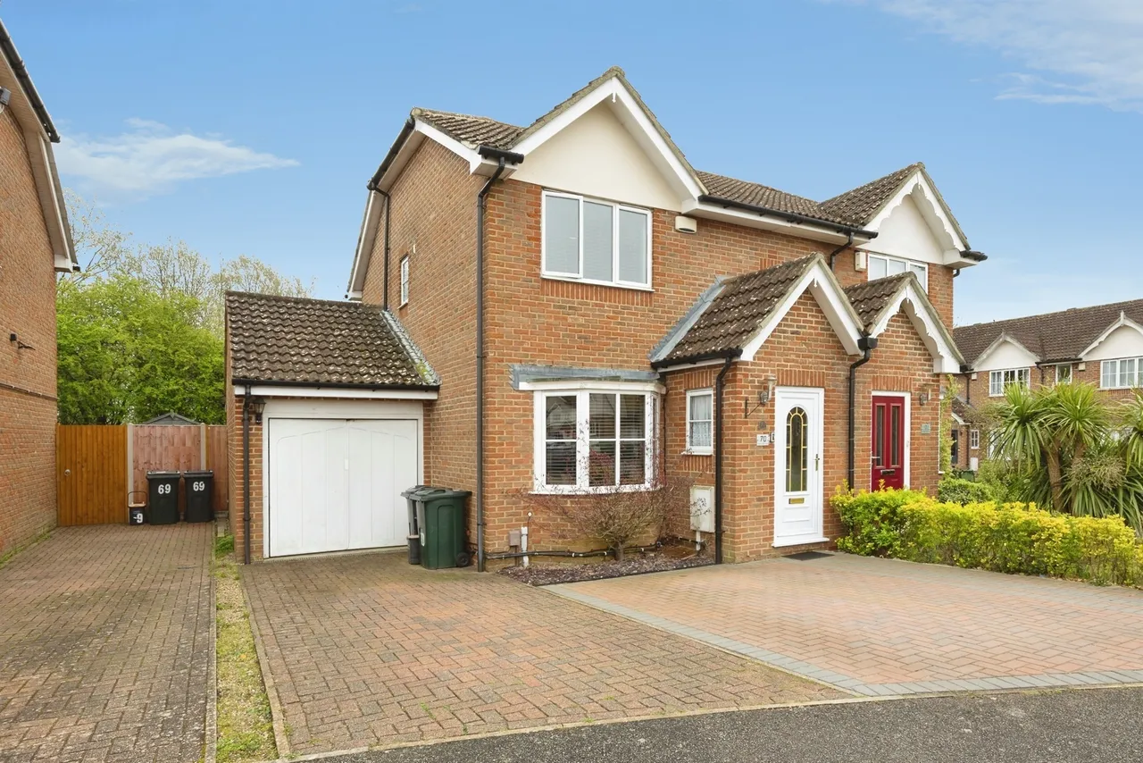 3 bed house for sale — Manor House Drive, Kingsnorth, Ashford