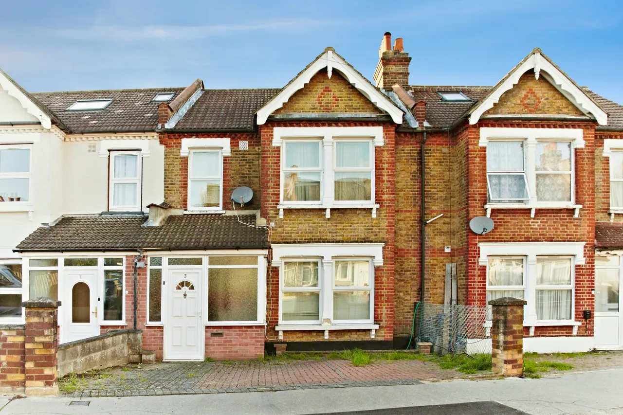 3 bed house for sale, Kitchener Road, Thornton Heath, CR7