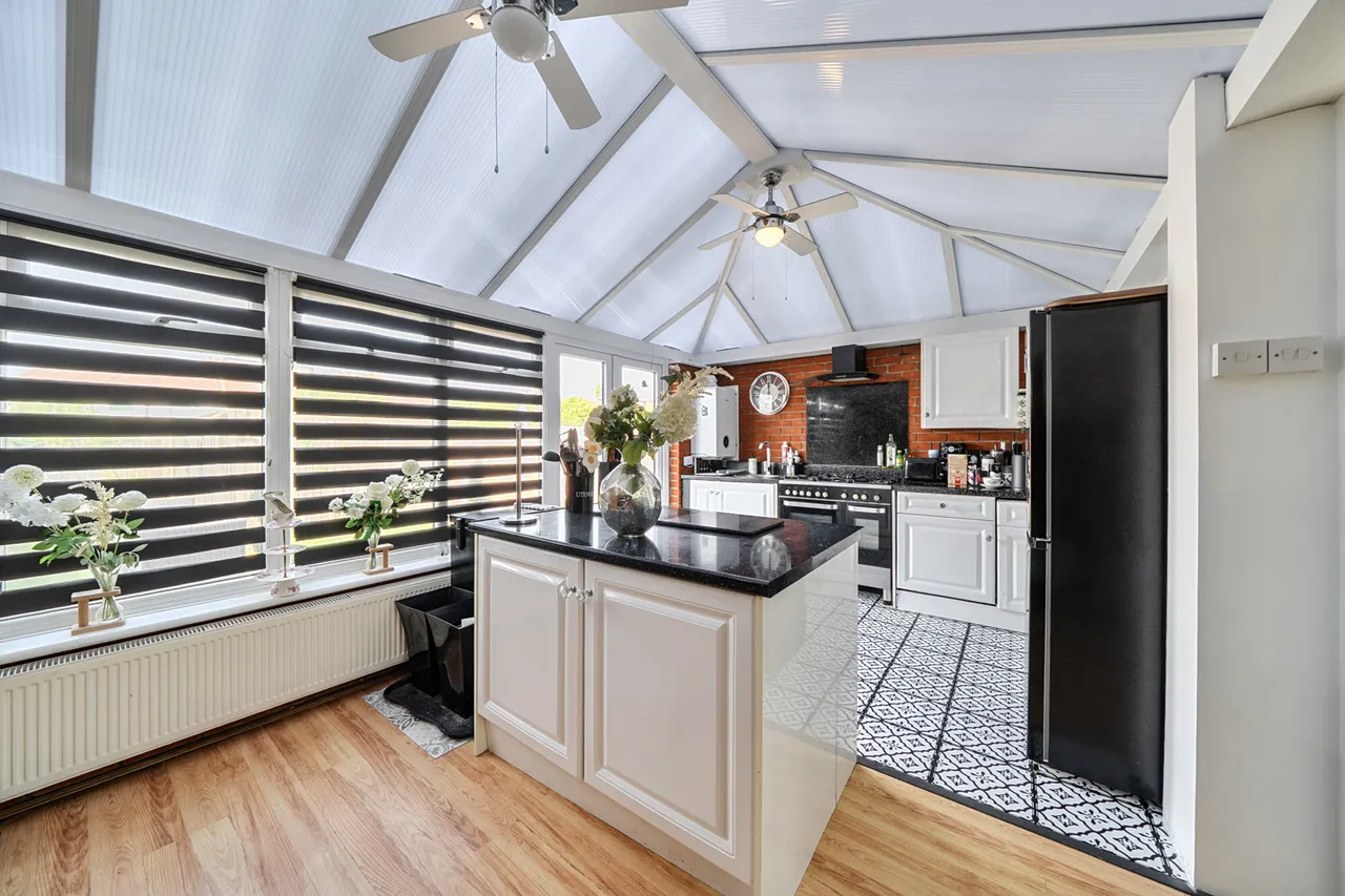 Victoria Road, Ruislip, HA4, photo 5
