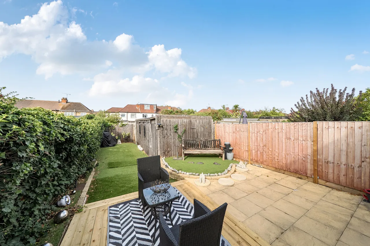 Victoria Road, Ruislip, HA4, photo 10