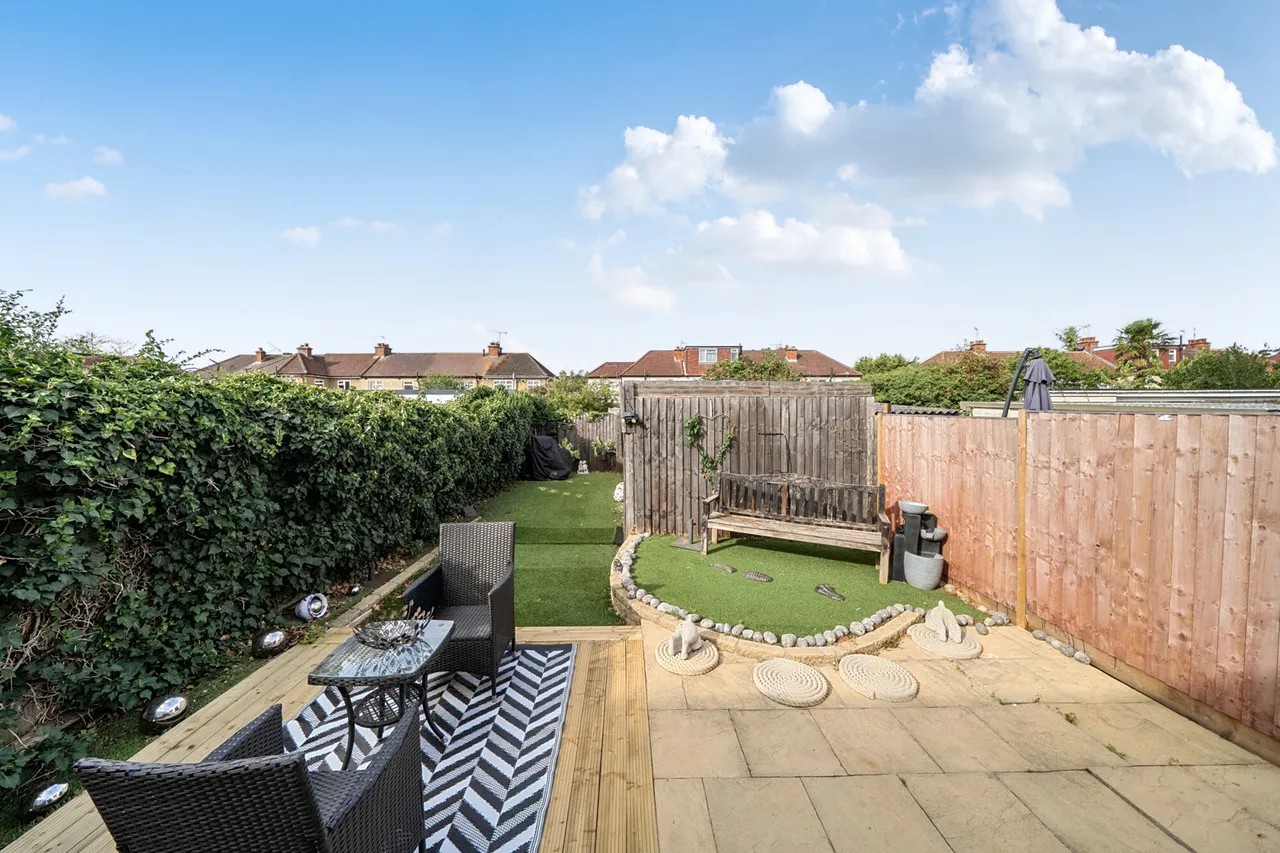 Victoria Road, Ruislip, HA4, photo 11