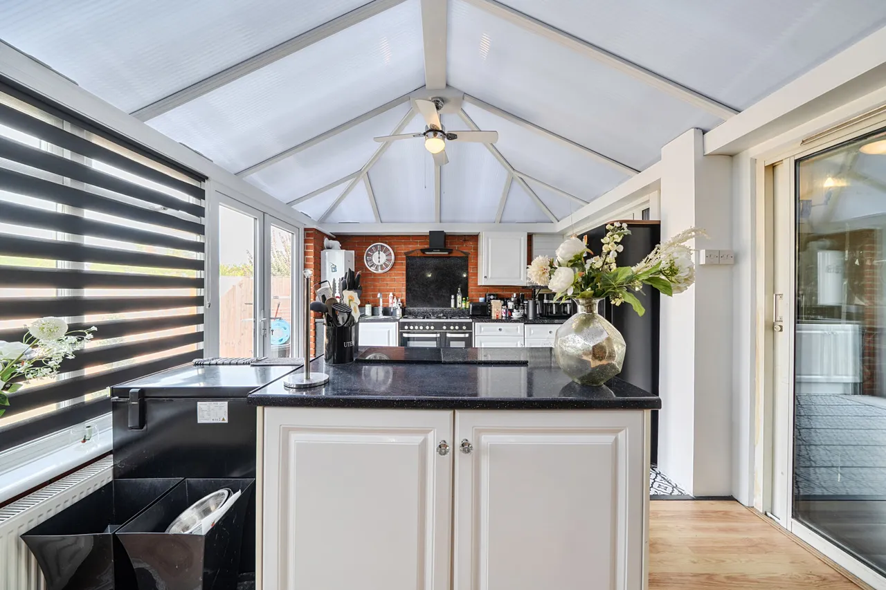 Victoria Road, Ruislip, HA4, photo 13