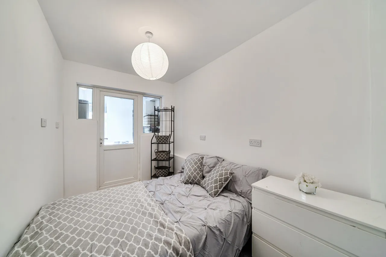 Victoria Road, Ruislip, HA4, photo 9