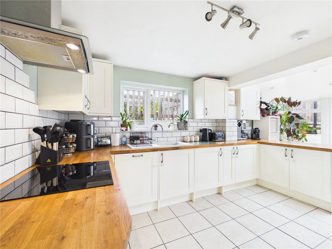 Godfreys Gardens, Bow, EX17, photo 8