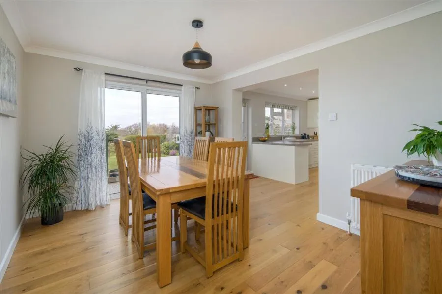 Church Hill, Totland Bay, PO39, photo 4