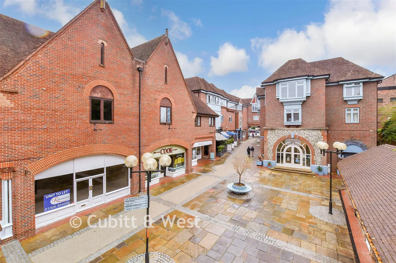 St. Martin's Walk, Dorking, RH4, photo 9