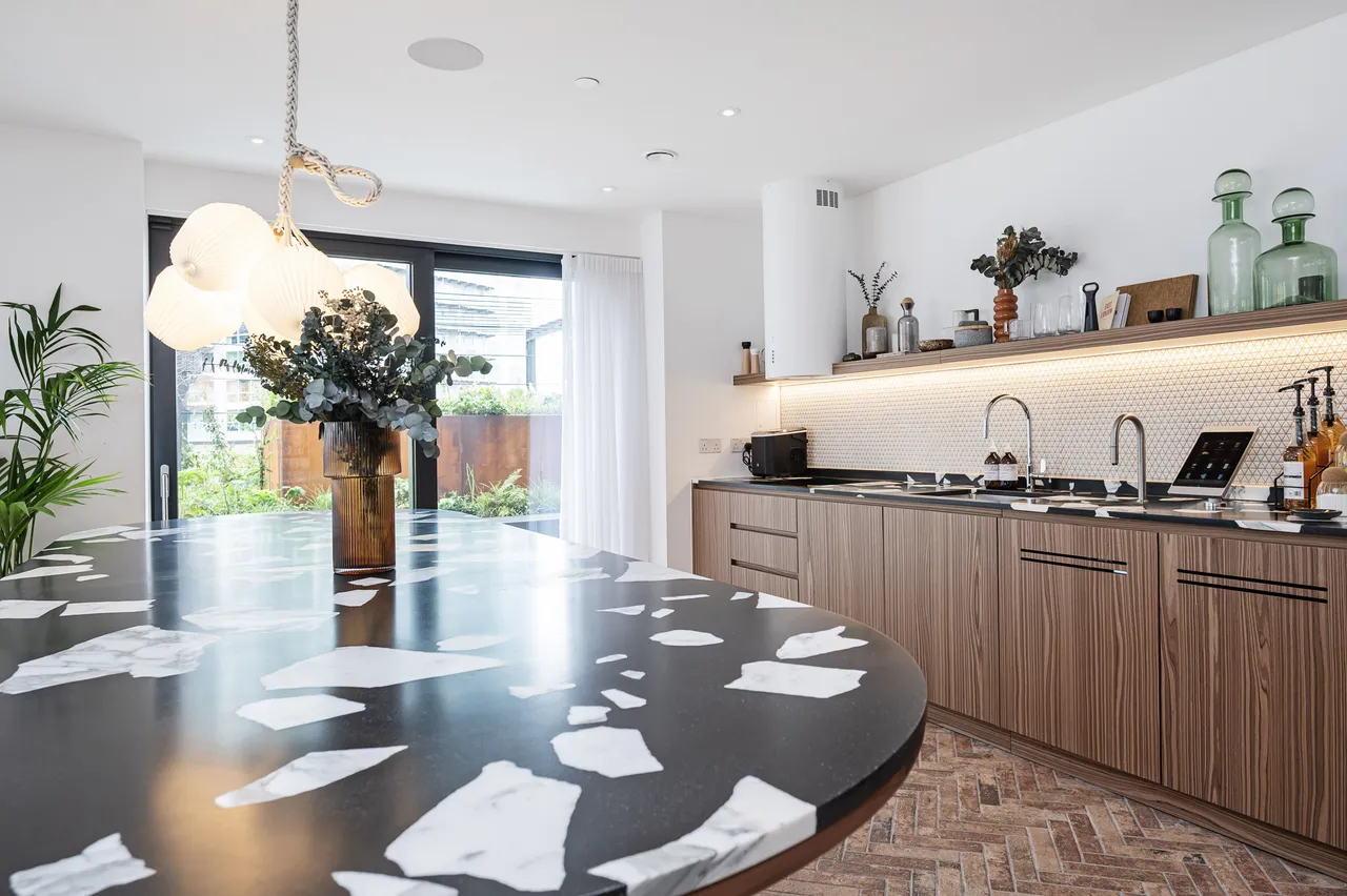 Flat 2502, Alma, 5 New Drum Street, London, photo 8