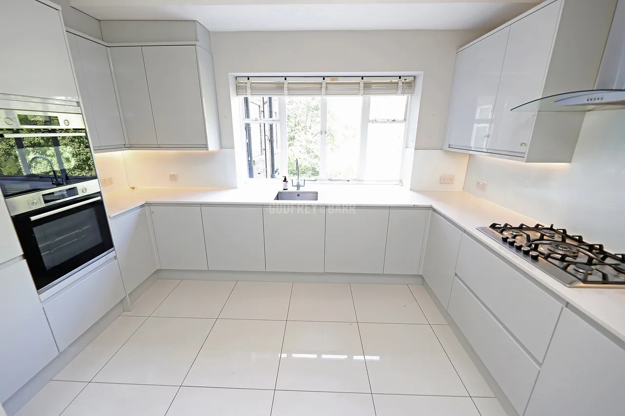 Belvedere Court Hampstead Garden Suburb, N2, photo 3