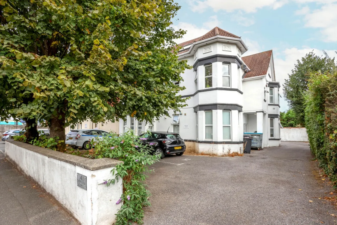 Crabton Close Road, Bournemouth, photo 11