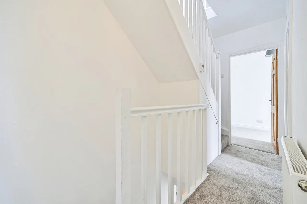 Hawthorn Crescent, Yeadon, Leeds, photo 9