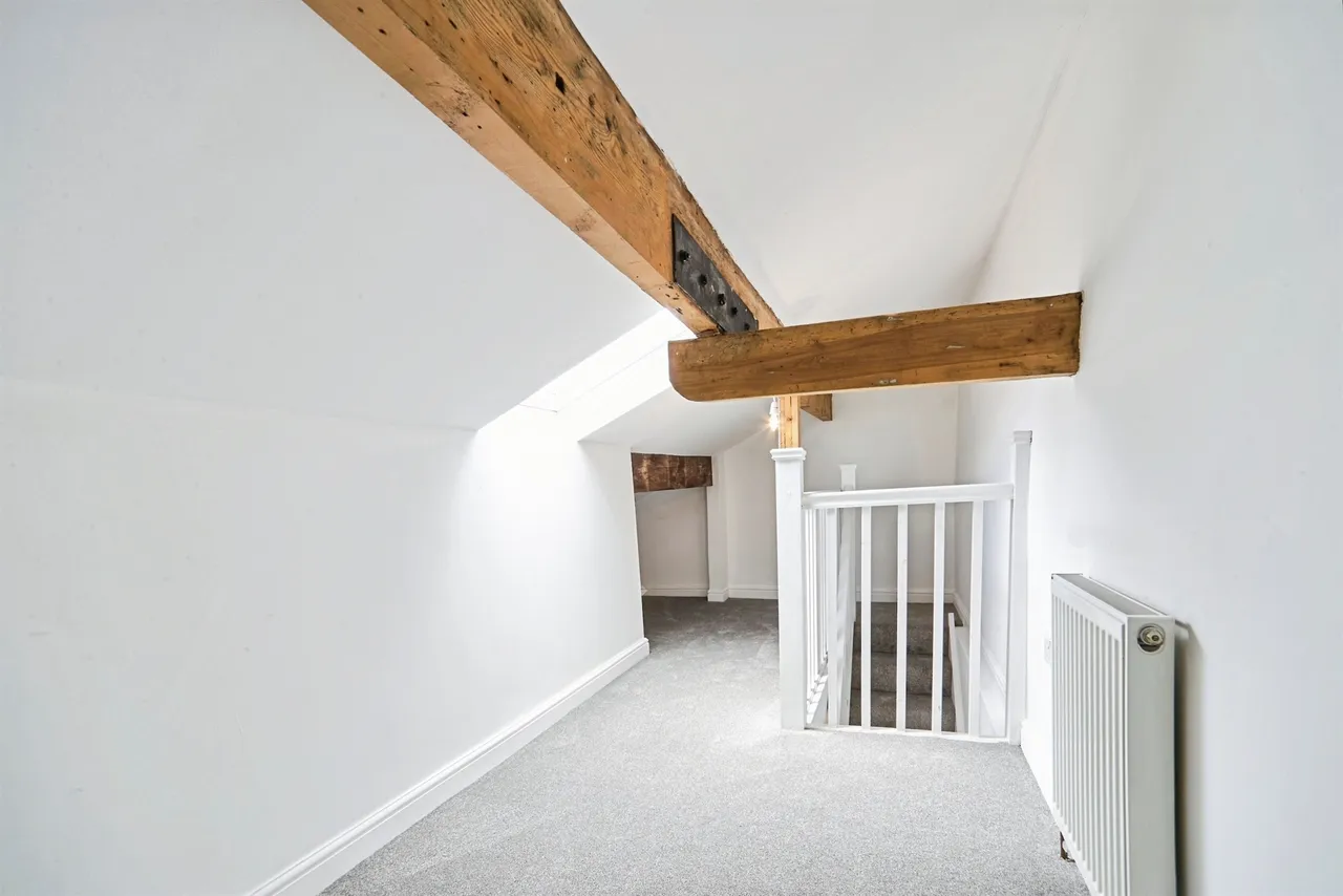 Hawthorn Crescent, Yeadon, Leeds, photo 4