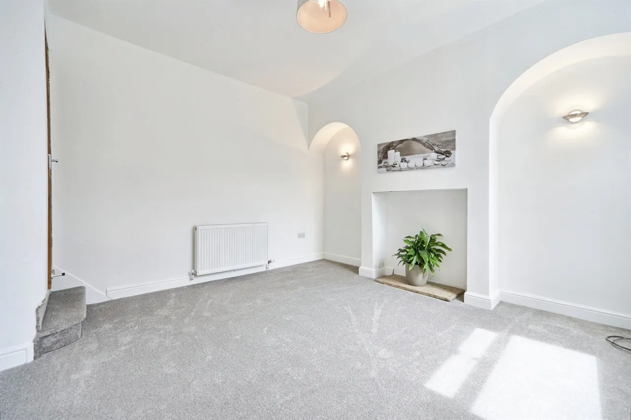 Hawthorn Crescent, Yeadon, Leeds, photo 3