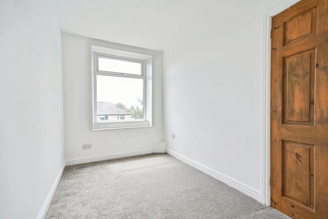 Hawthorn Crescent, Yeadon, Leeds, photo 10
