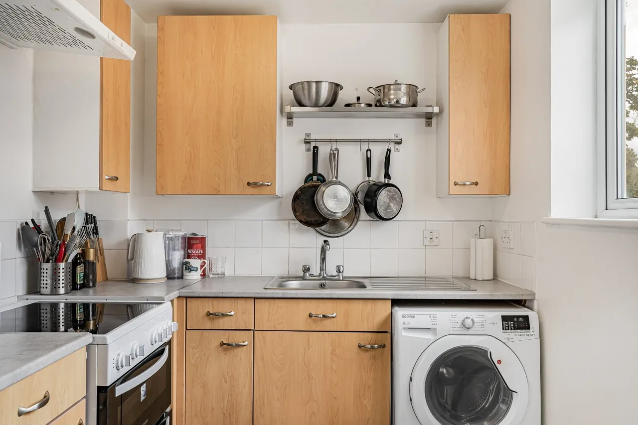 High Street, Brentford, TW8, photo 5