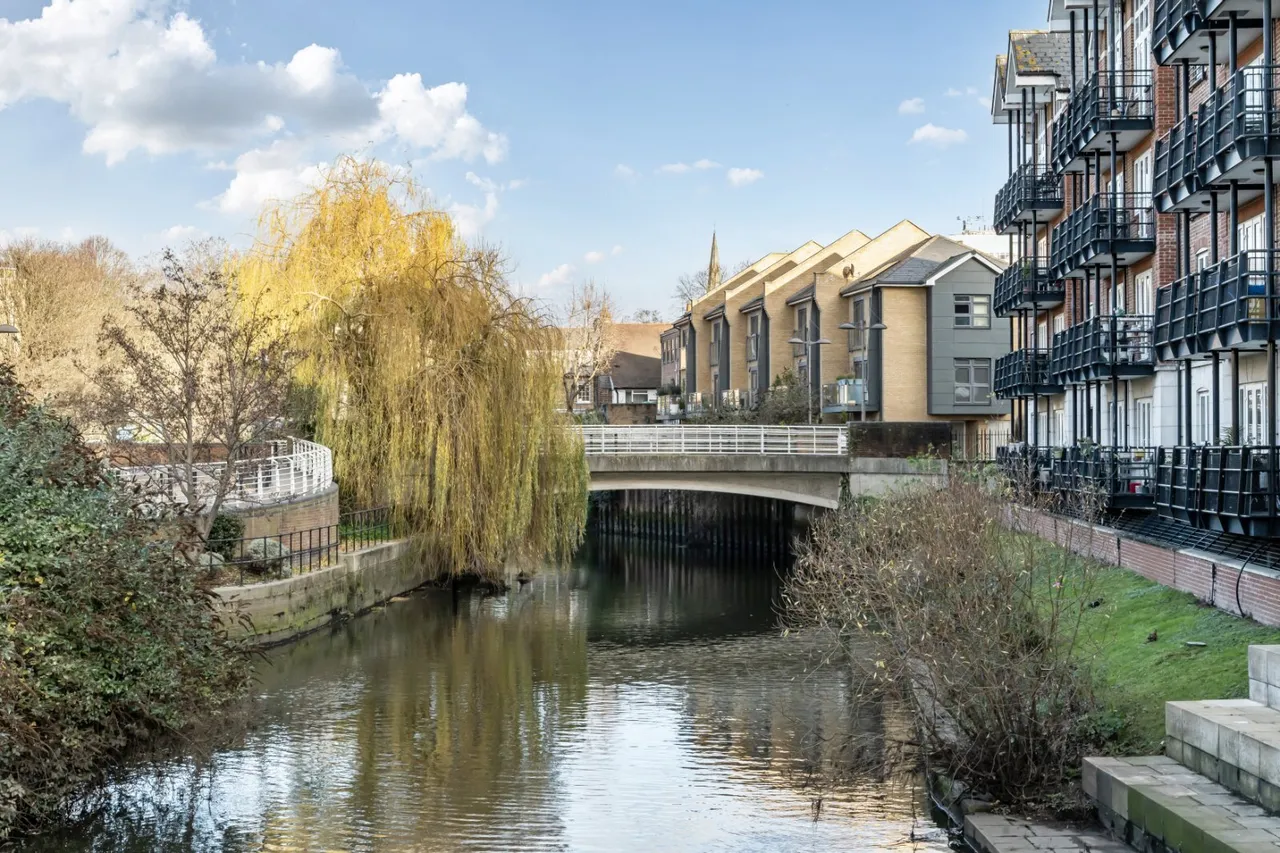 High Street, Brentford, TW8, photo 18