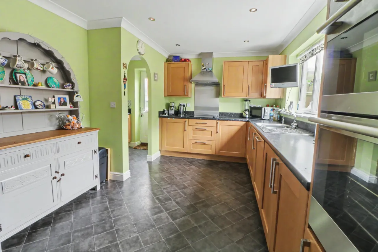 Lime Tree Avenue, Long Stratton, photo 8